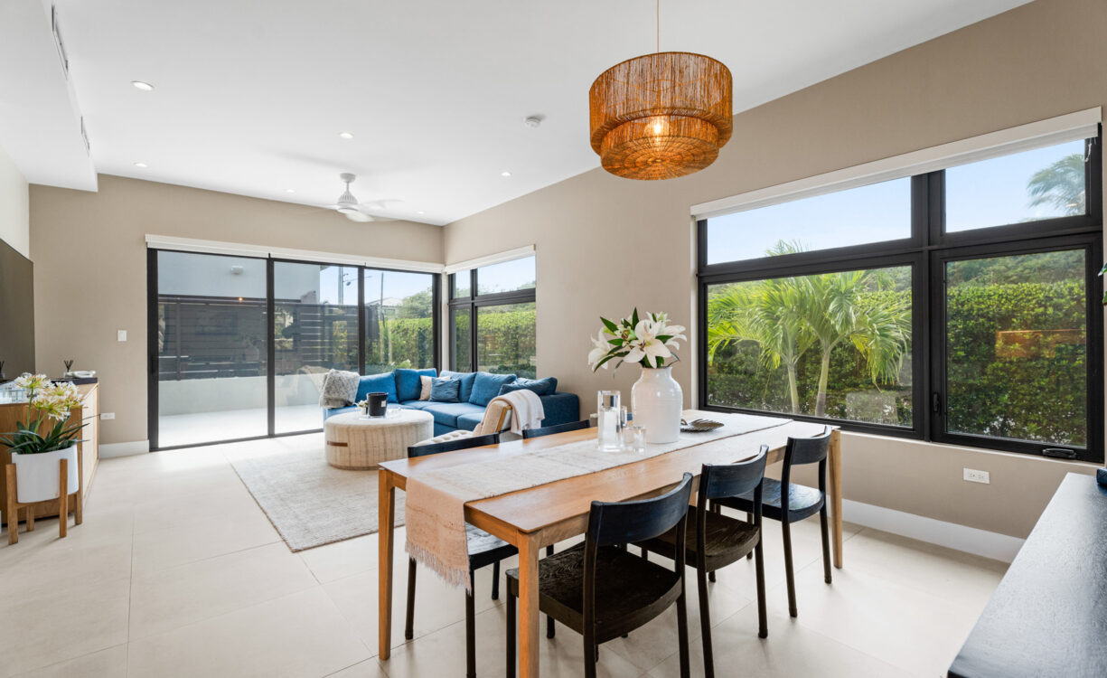 BLUE PALMS 3, WEST BAY END UNIT