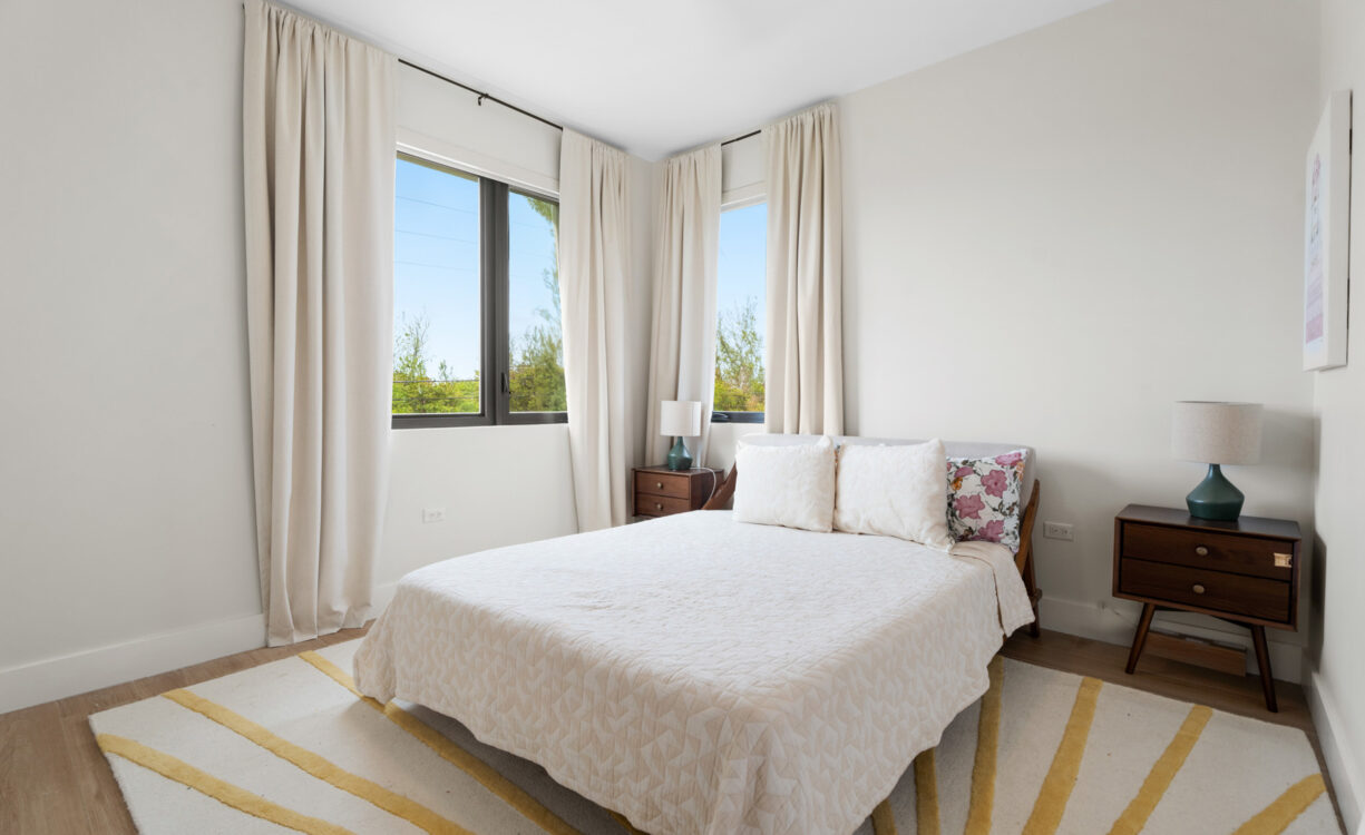 BLUE PALMS 3, WEST BAY END UNIT