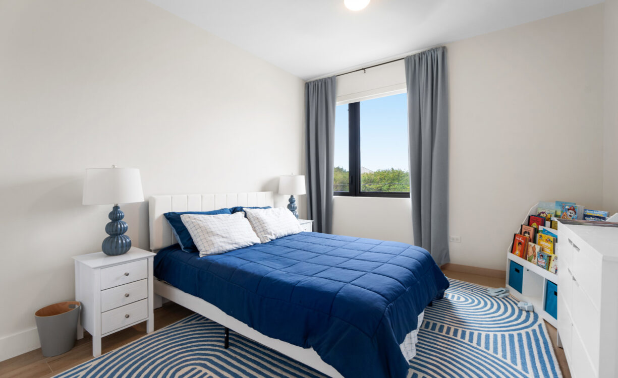 BLUE PALMS 3, WEST BAY END UNIT