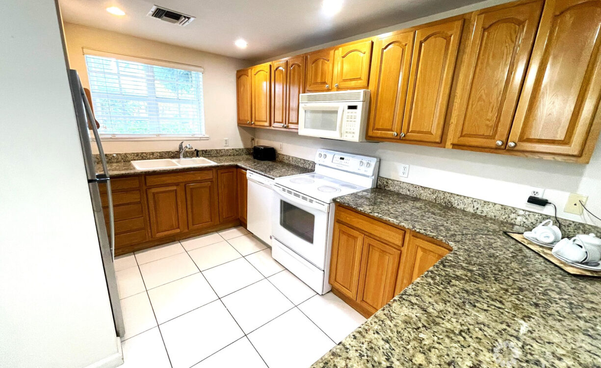 2 BED 2.5 BATH END UNIT - HOPE SPRINGS - GEORGE TOWN