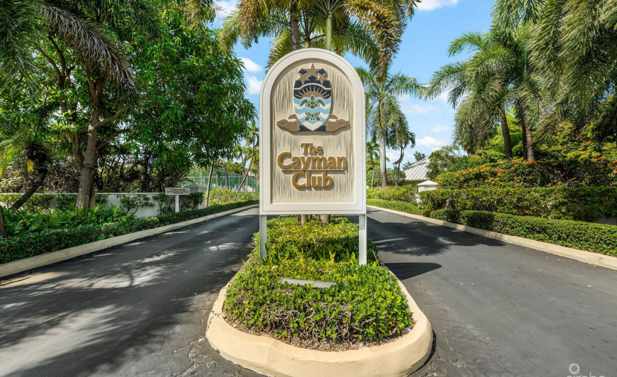 BEACHFRONT BLISS AT CAYMAN CLUB | SEVEN MILE BEACH