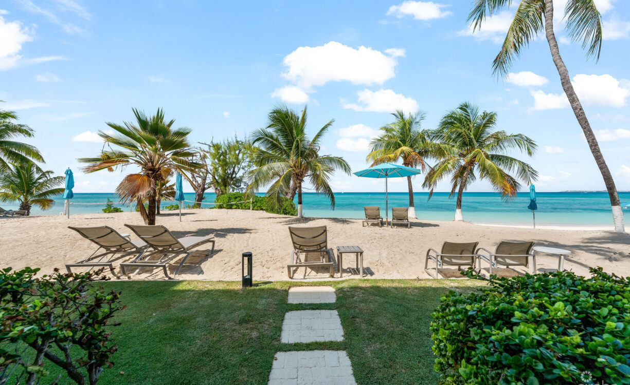 BEACHFRONT BLISS AT CAYMAN CLUB | SEVEN MILE BEACH