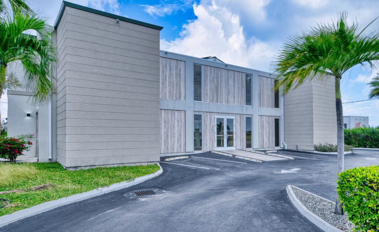 PROFESSIONAL OFFICE SUITE AT PALM GROVE