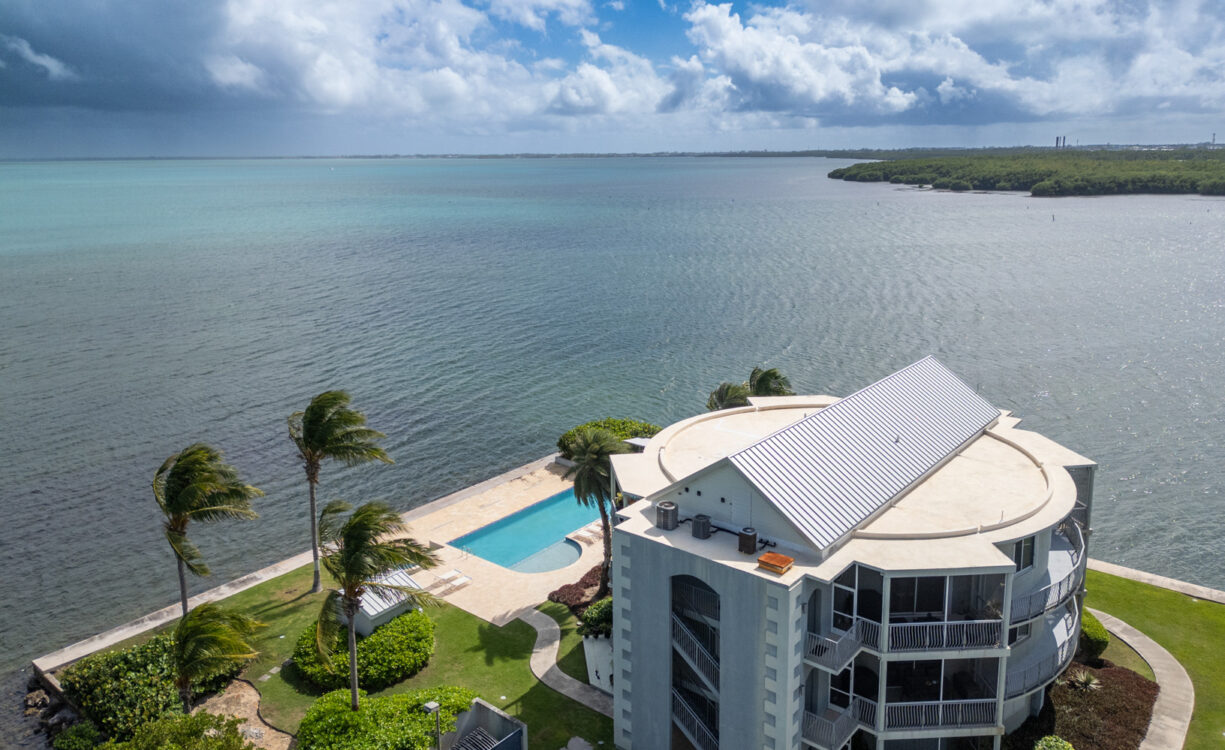 TURTLE COVE OCEANFORNT 3 BED