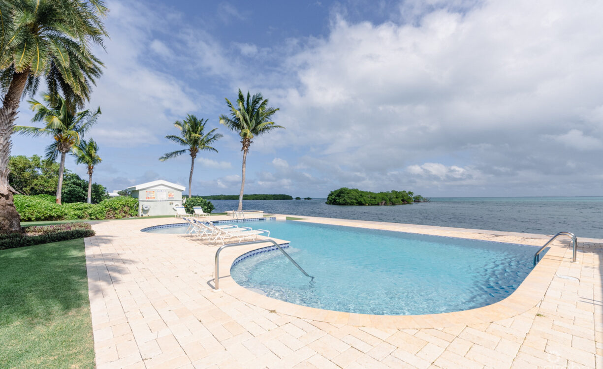 TURTLE COVE OCEANFORNT 3 BED