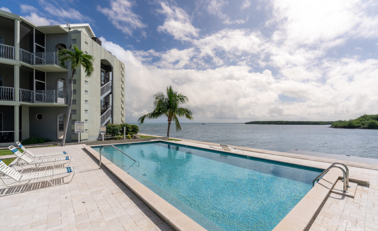 TURTLE COVE OCEANFORNT 3 BED