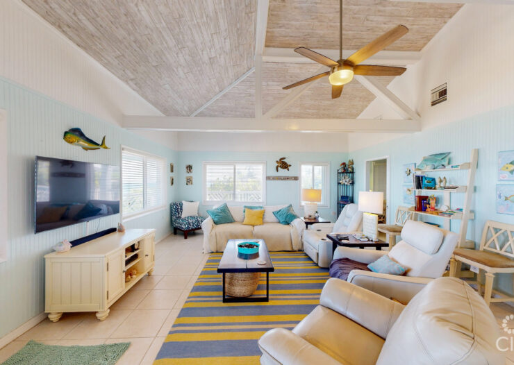 CAYMAN BRAC OCEAN FRONT HOME