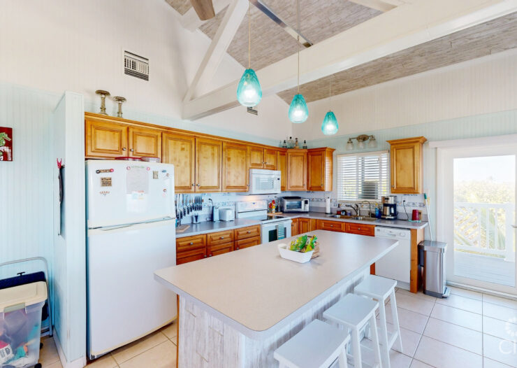 CAYMAN BRAC OCEAN FRONT HOME