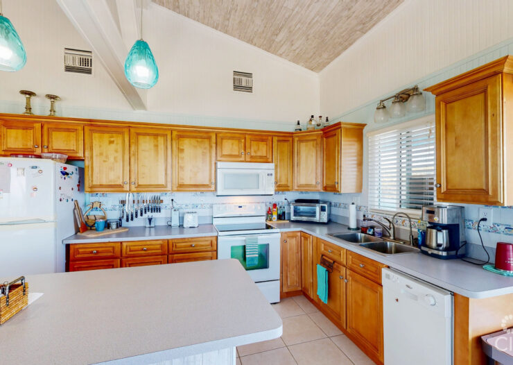 CAYMAN BRAC OCEAN FRONT HOME