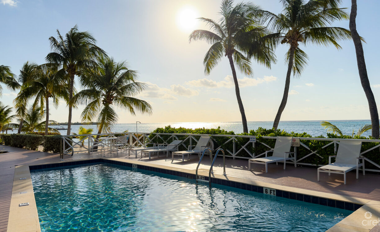 CONCH CLUB COTTAGE-LITTLE CAYMAN
