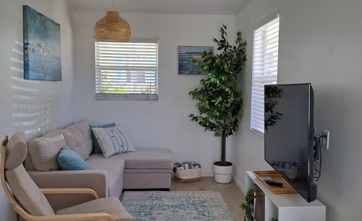 CONCH CLUB COTTAGE-LITTLE CAYMAN