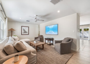 Snug Harbour Designer Renovated 4 Bedroom Home