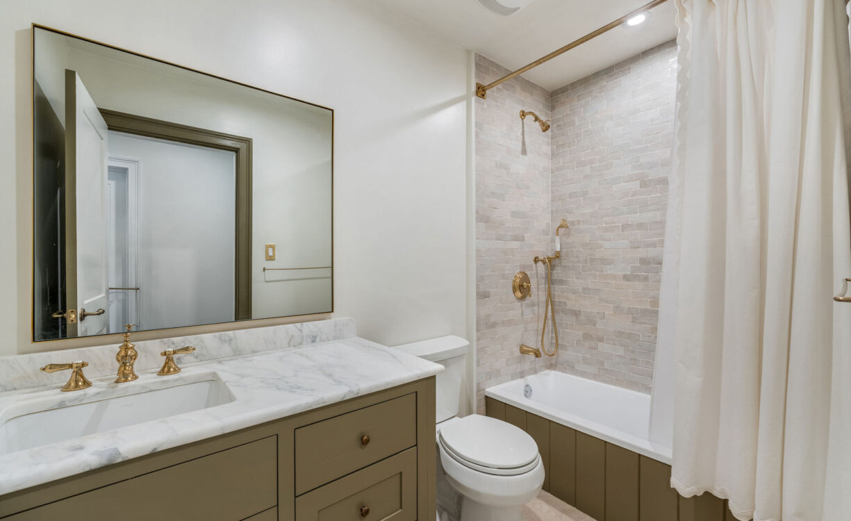 ANDREW DRIVE 269. SNUG HARBOUR HOME