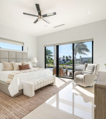 CRYSTAL HARBOUR CANAL FRONT HOME