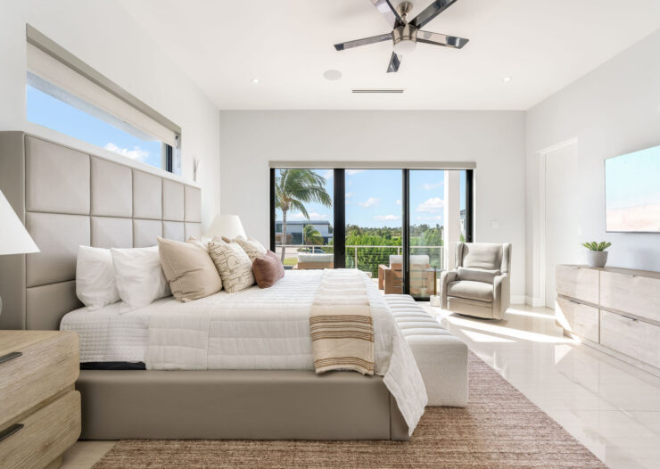 CRYSTAL HARBOUR CANAL FRONT HOME
