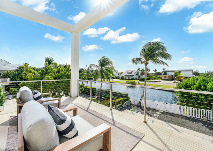 CRYSTAL HARBOUR CANAL FRONT HOME