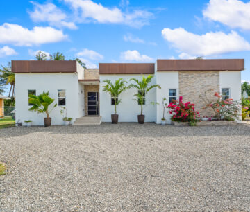 594 PROSPECT DRIVE HOME