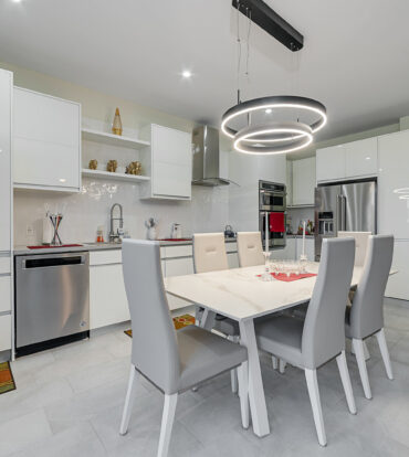 BEAUTIFUL ARVIA THREE BEDROOM