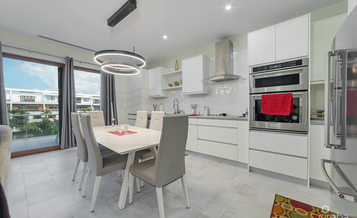 BEAUTIFUL ARVIA THREE BEDROOM