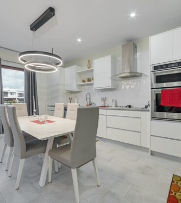 BEAUTIFUL ARVIA THREE BEDROOM