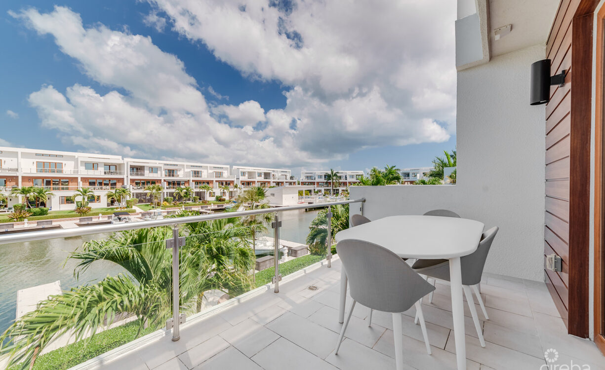 BEAUTIFUL ARVIA THREE BEDROOM