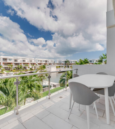 BEAUTIFUL ARVIA THREE BEDROOM
