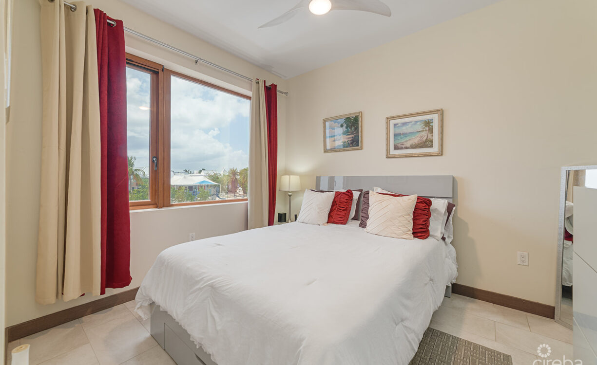 BEAUTIFUL ARVIA THREE BEDROOM