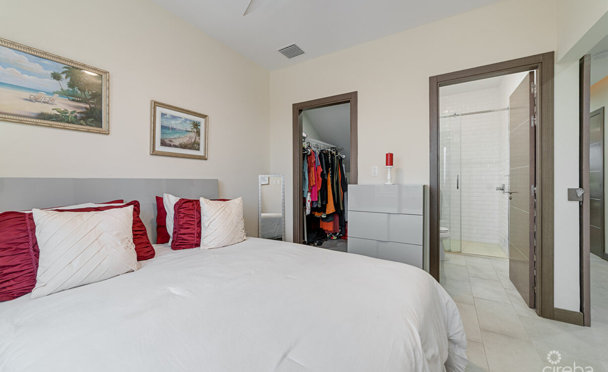 BEAUTIFUL ARVIA THREE BEDROOM