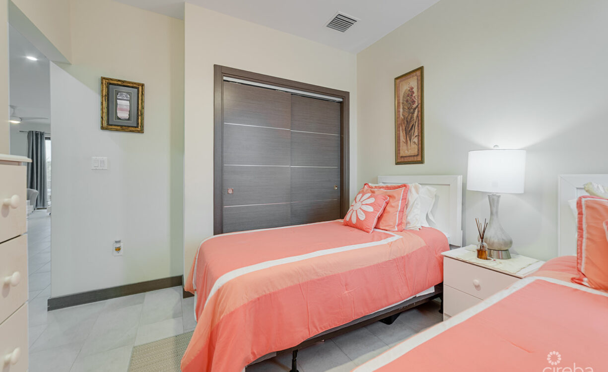 BEAUTIFUL ARVIA THREE BEDROOM