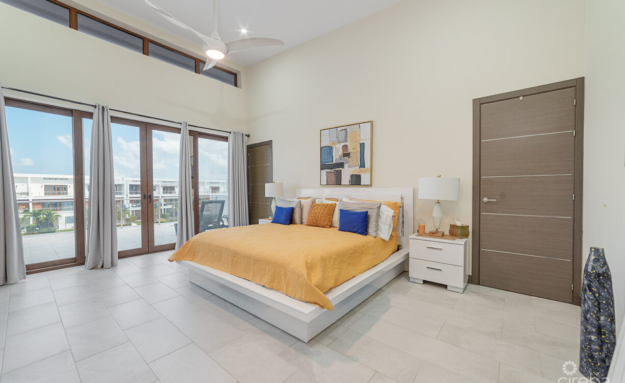 BEAUTIFUL ARVIA THREE BEDROOM