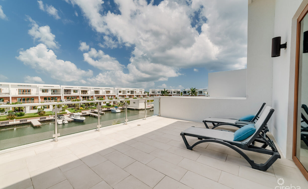 BEAUTIFUL ARVIA THREE BEDROOM