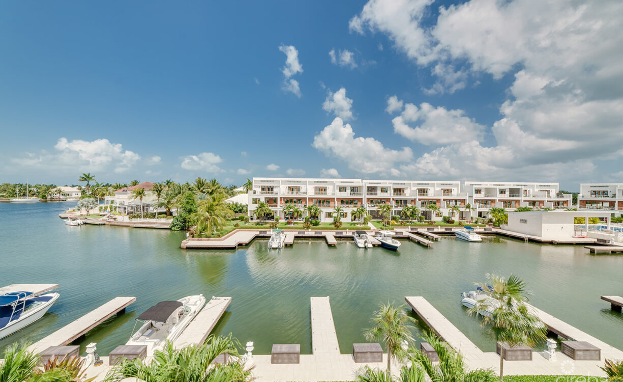 BEAUTIFUL ARVIA THREE BEDROOM