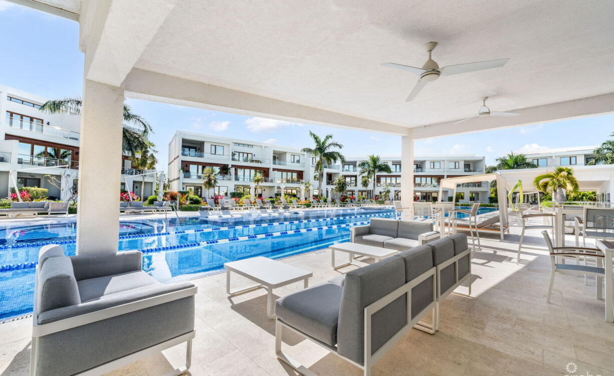 BEAUTIFUL ARVIA THREE BEDROOM
