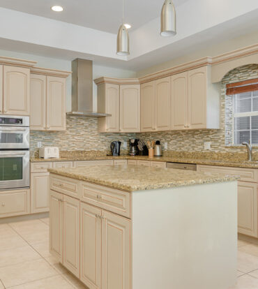 SOUTH SOUND 4 BED SINGLE FAMILY HOME W/ POOL IN GATED COMMUNITY
