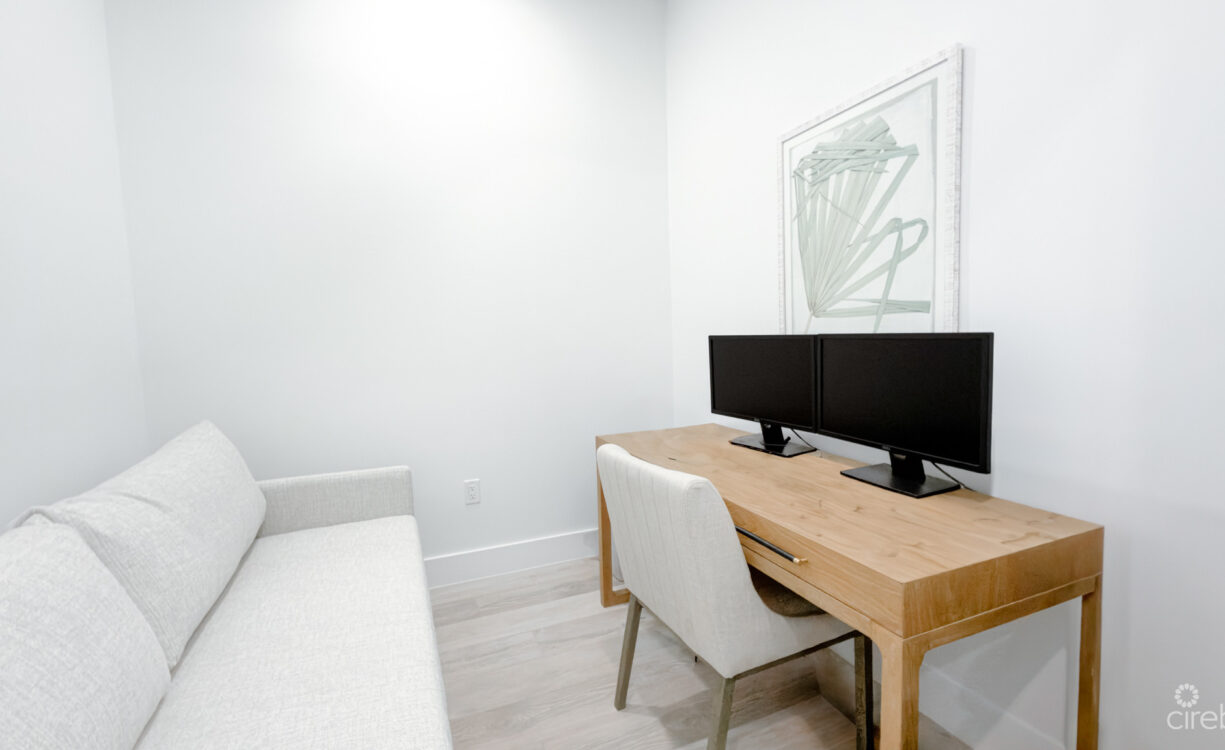 AURA TOWNHOUSE 2 BED PLUS DEN