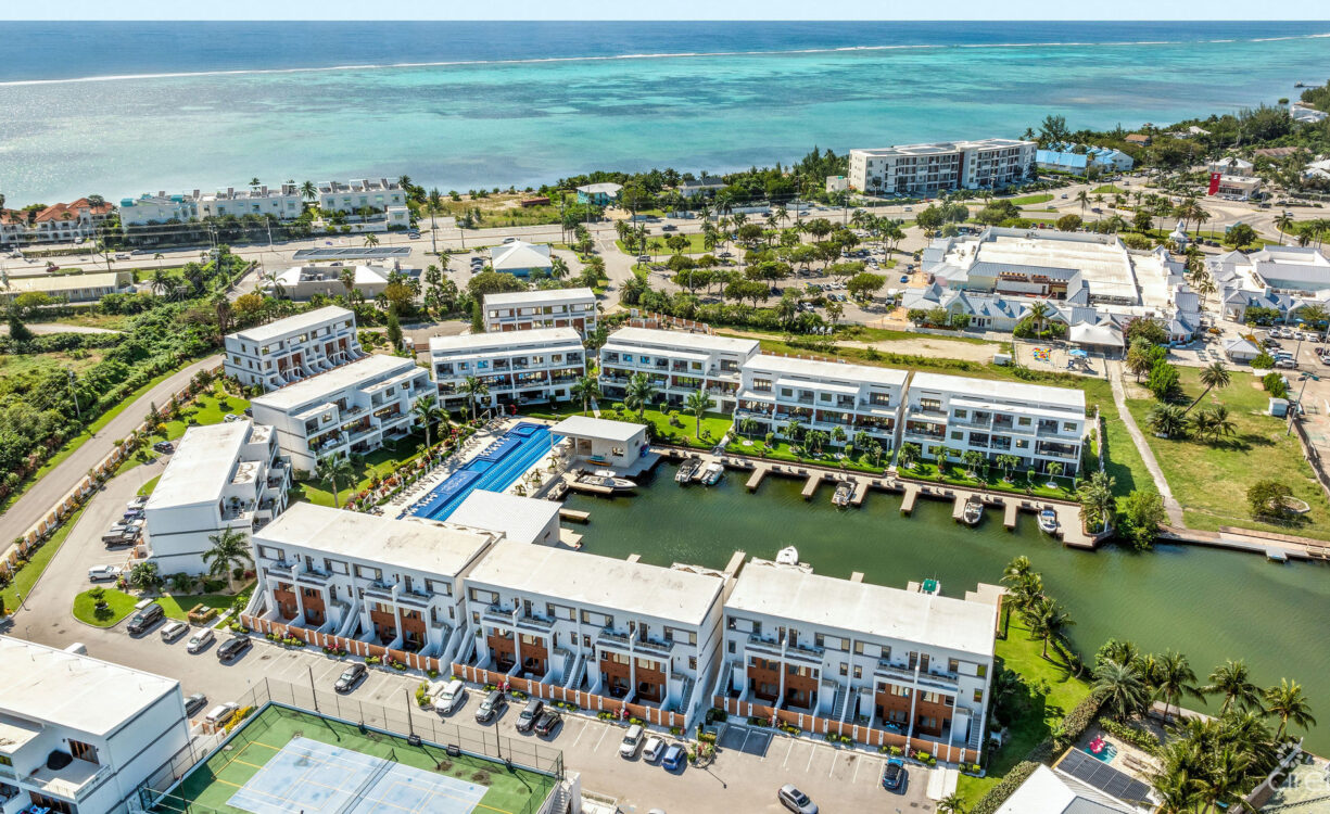 ARVIA 3 BEDROOM CANAL VIEW WITH BOATSLIP