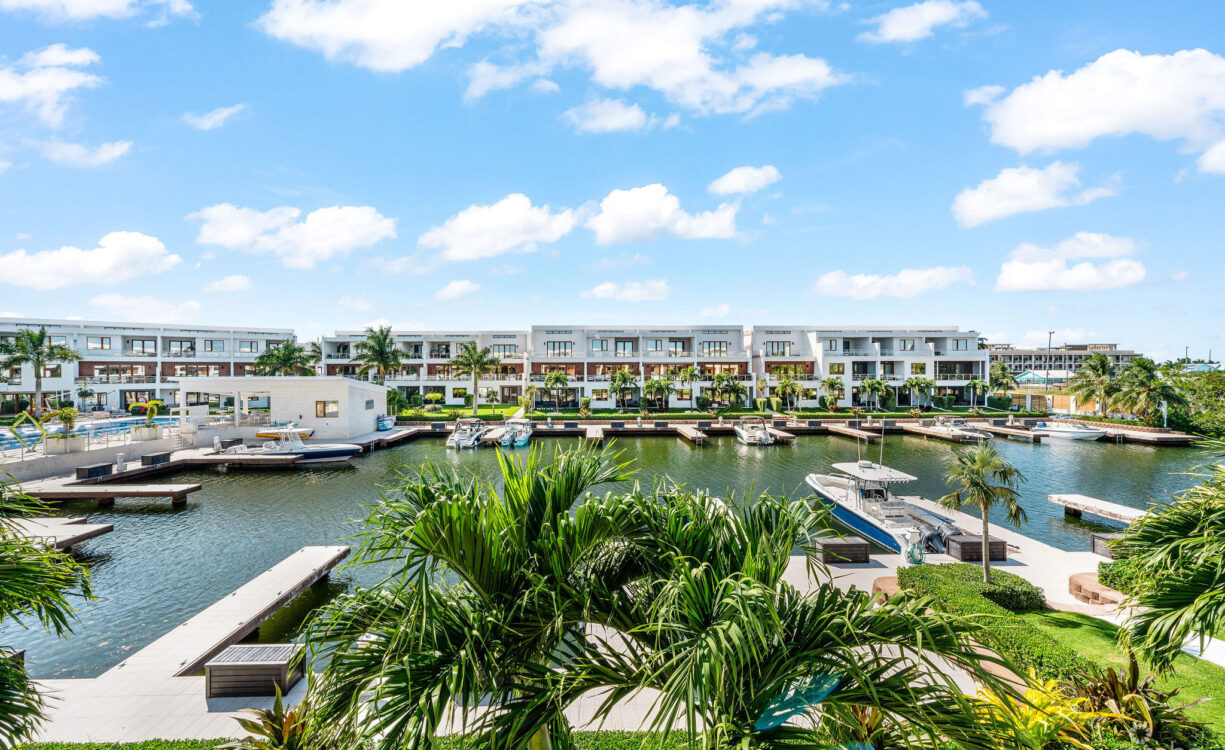 ARVIA 3 BEDROOM CANAL VIEW WITH BOATSLIP