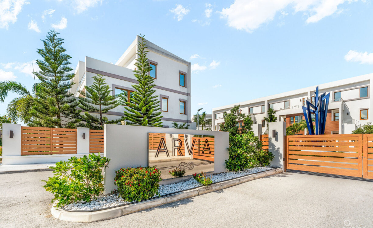 ARVIA 3 BEDROOM CANAL VIEW WITH BOATSLIP