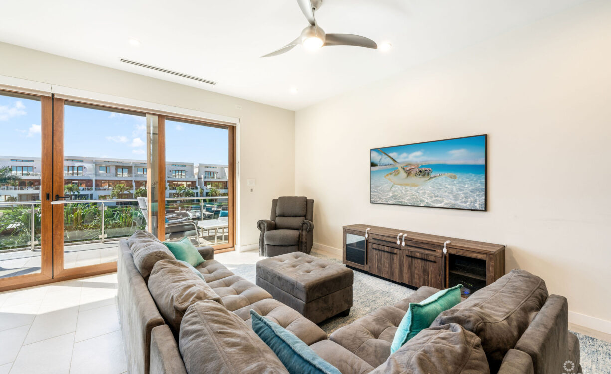 ARVIA 3 BEDROOM CANAL VIEW WITH BOATSLIP