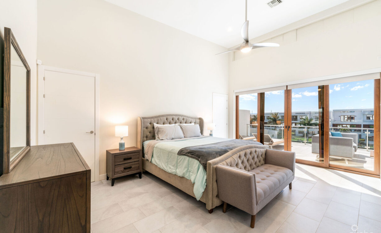 ARVIA 3 BEDROOM CANAL VIEW WITH BOATSLIP