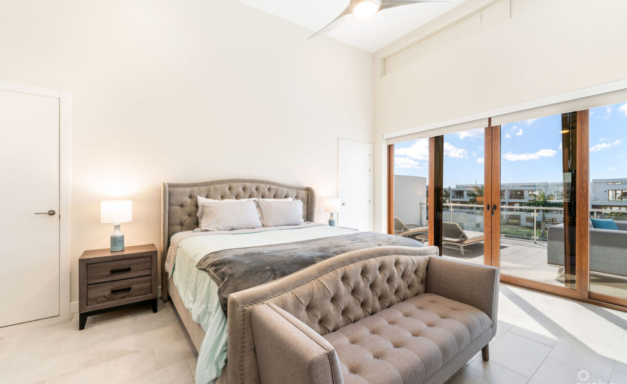 ARVIA 3 BEDROOM CANAL VIEW WITH BOATSLIP