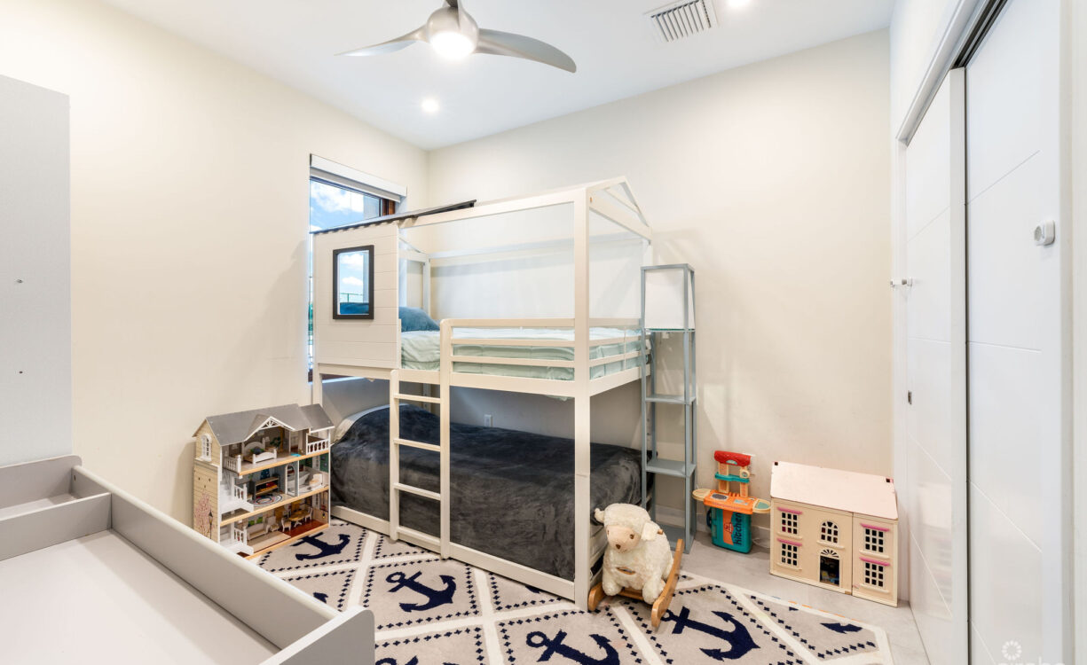 ARVIA 3 BEDROOM CANAL VIEW WITH BOATSLIP