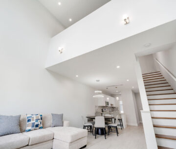 SPACIOUS & MODERN 3 BR TOWNHOME - EXCELLENT LOCATION!