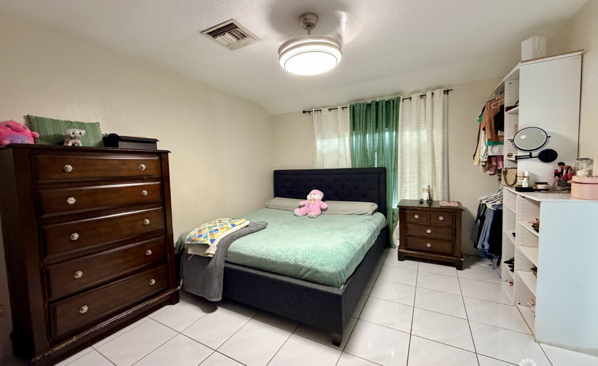 TROPICAL HAVEN - REMODELLED 3 BEDROOM CONDO!