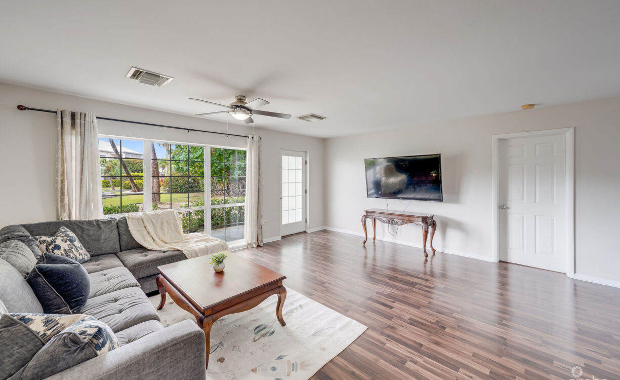 SUNRISE POOL VIEW END UNIT GROUND FLOOR