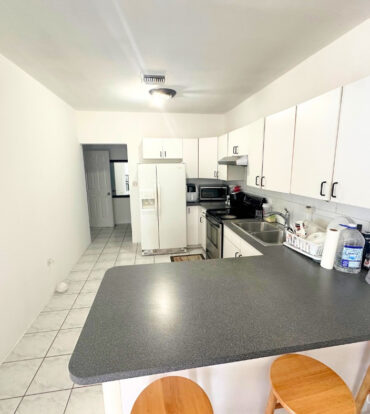PLEASANT VIEW 2BEDS - CORNER HOME WEST BAY
