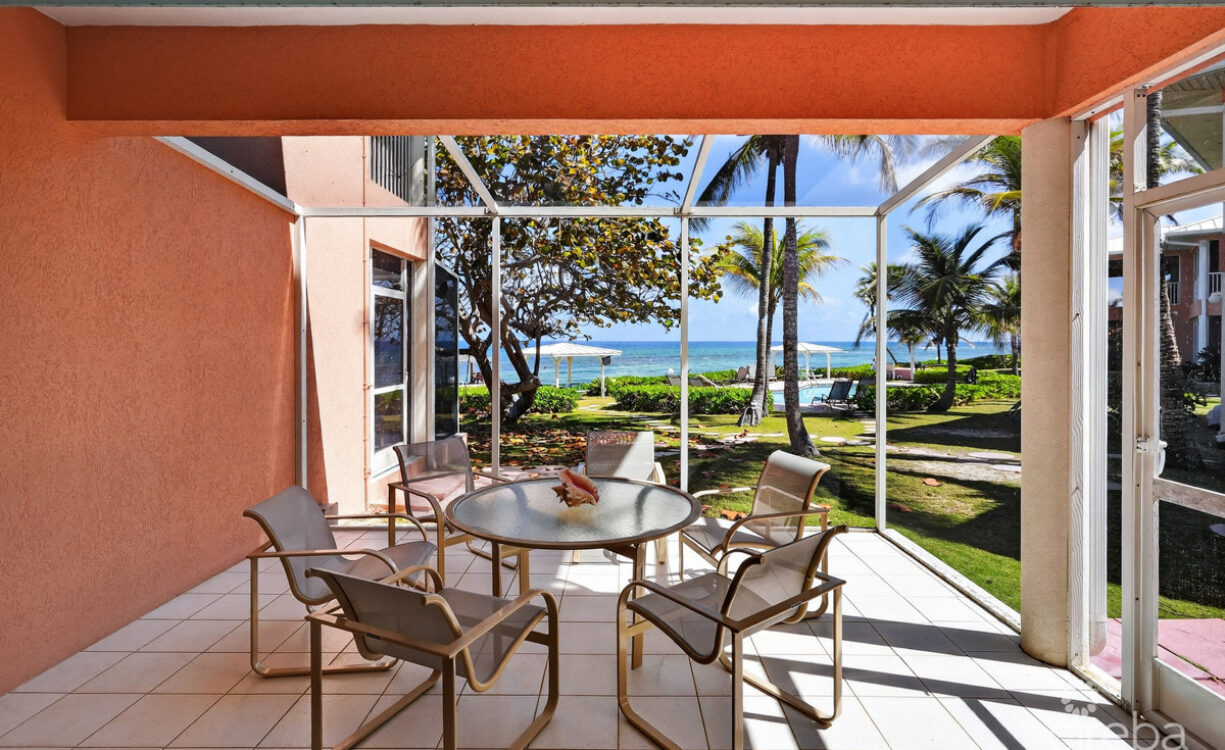 NORTHERN LIGHTS BEACHFRONT