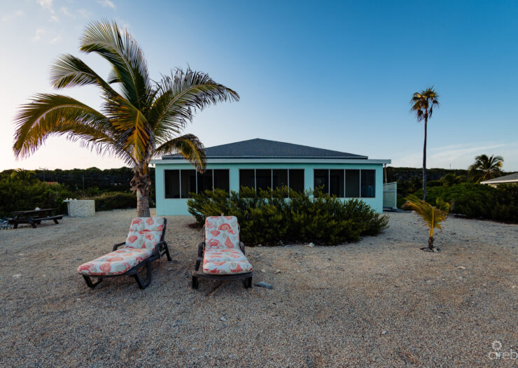 OCEAN FRONT 3 BEDROOM VILLA CAYMAN BRAC