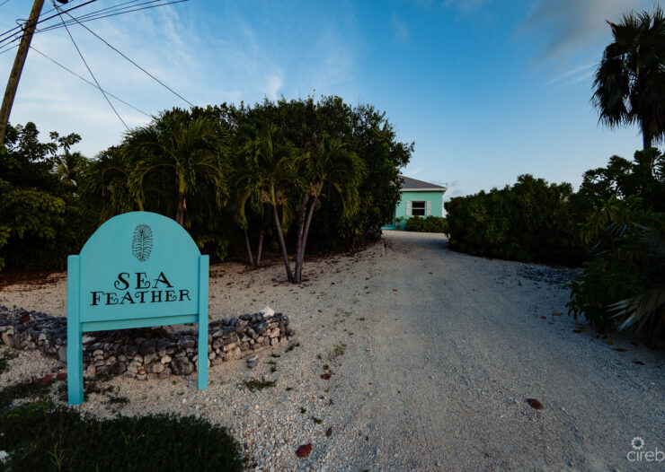 OCEAN FRONT 3 BEDROOM VILLA CAYMAN BRAC