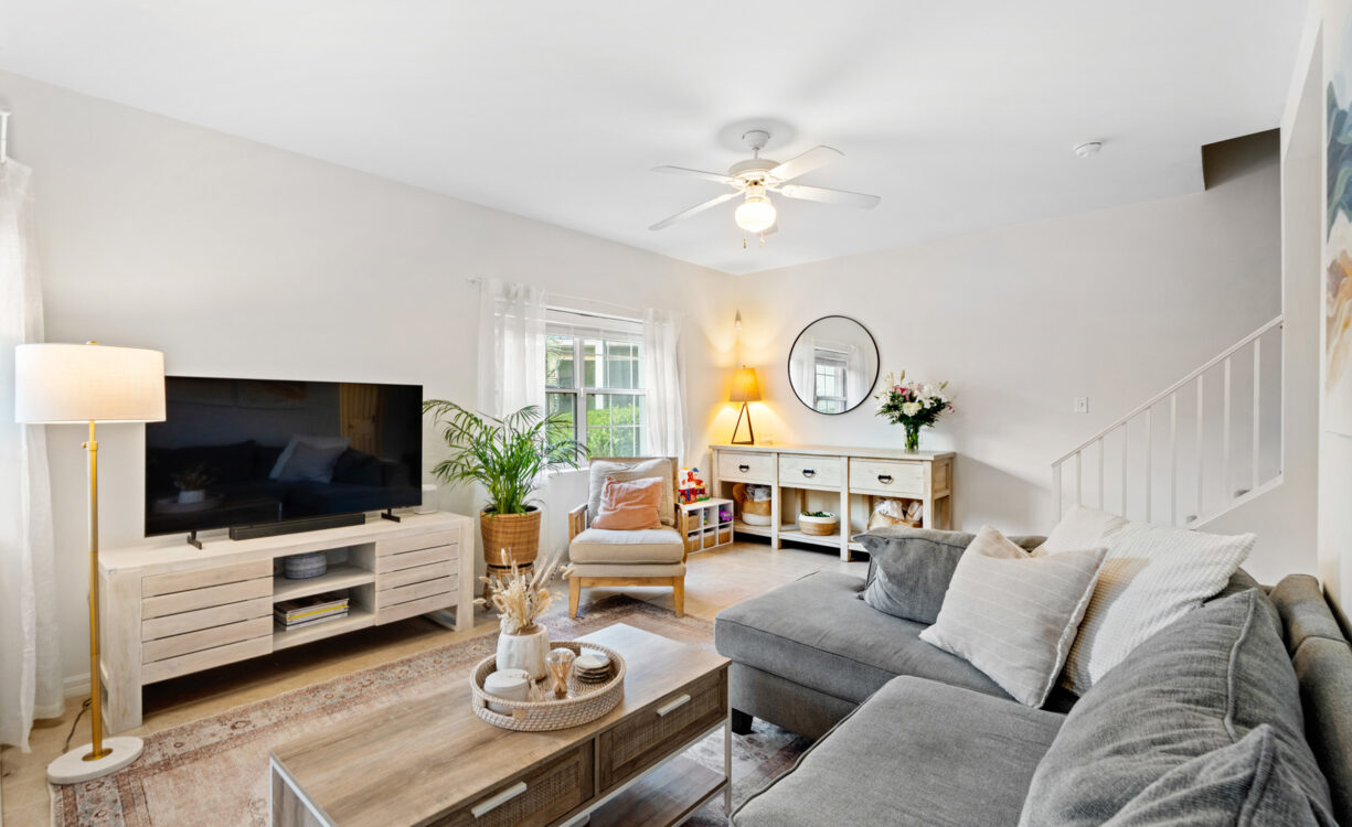 CAYMAN CROSSING 33, BEAUTIFULLY RENOVATED TOWNHOME